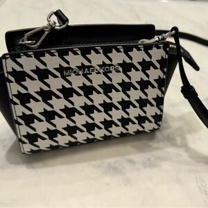 Like New- Michael Kors Houndstooth Black & White Leather Crossbody Mini Purse